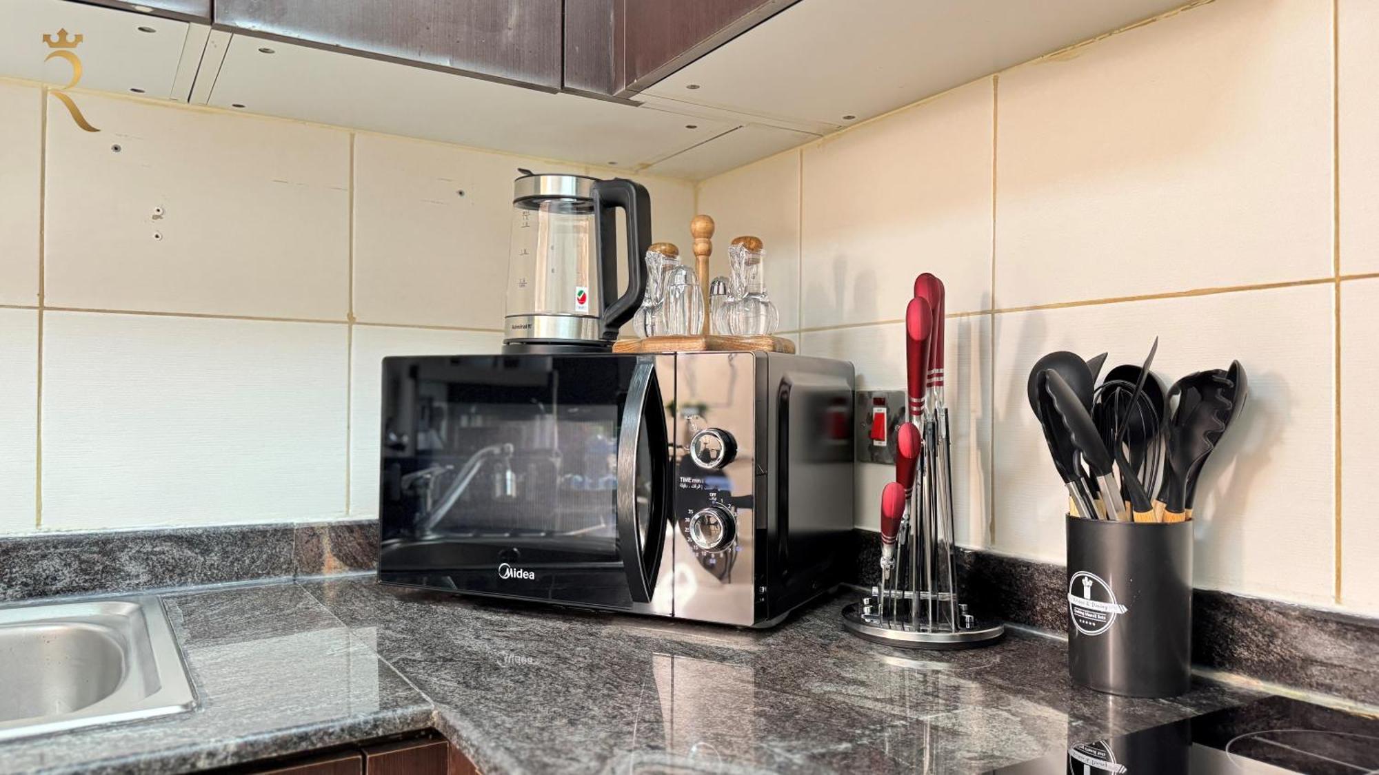 Al Reem 1br Haven Pool Gym And Smart Tv Abu Dhabi